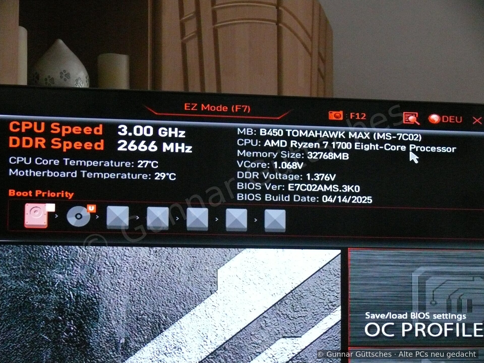 BIOS des B450 Tomahawk Max mit Ryzen 7 1700 und 32768 MB Speicher
