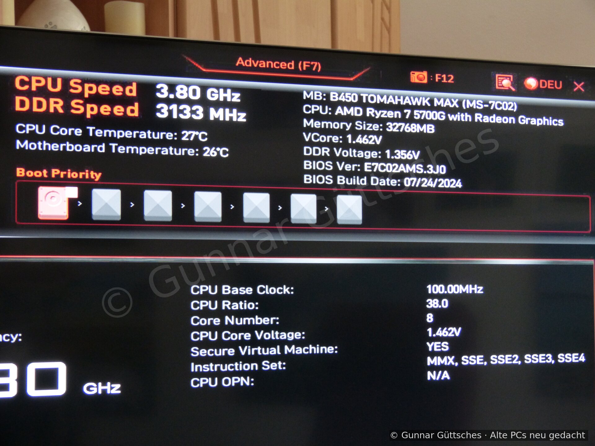 BIOS-Anzeige des MSI B450 Tomahawk Max mit Ryzen 7 5700G und 32768 MB Arbeitsspeicher